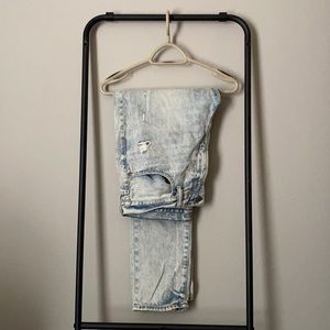 AMERICAN EAGLE Distressed Dad Jeans